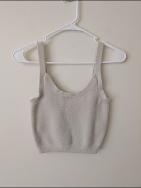 Aritzia Wilfred Free Womens Medium Cropped Tank Top Cream Knit Fuzzy Soft Cozy